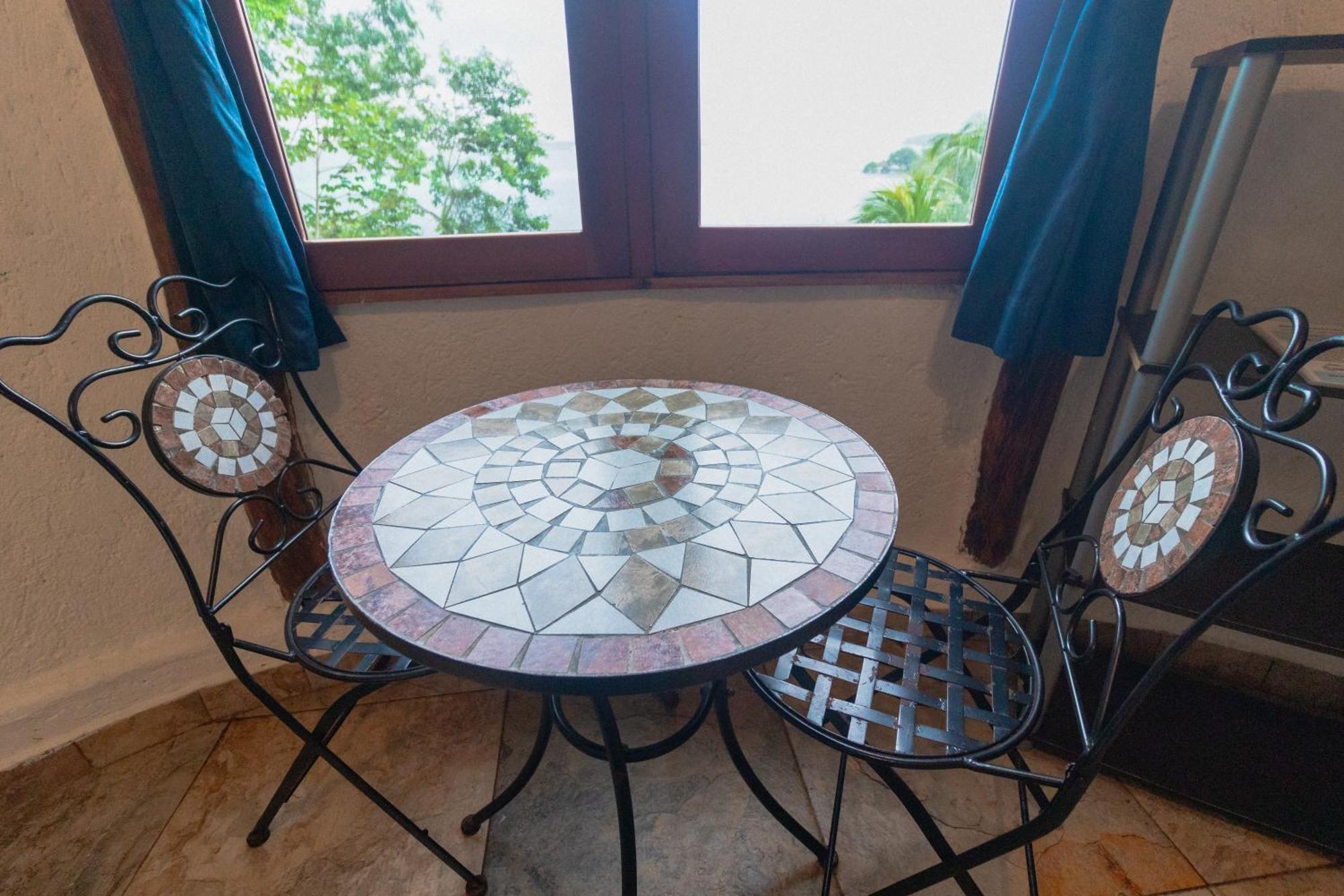Lodge Tucan Lagoon Front Bacalar